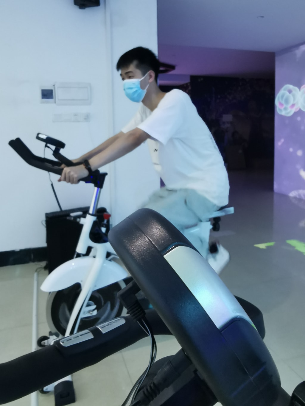 智能模拟单车训练馆室内